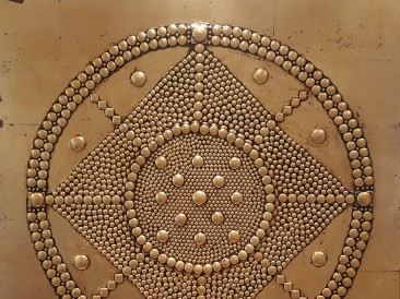 Arcane circle – Byzantine (metal, rivets, oil on masonite, 101x101cm)