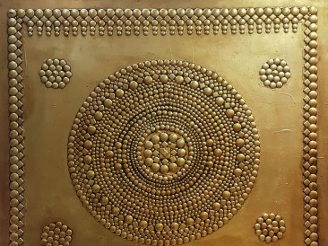 Sacred symbology (metal, rivets, gold plate, oil on masonite, 140x180cm)