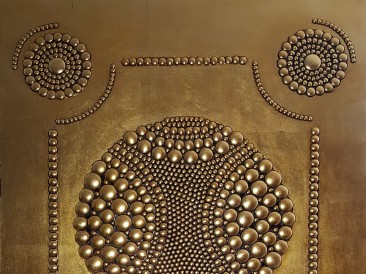 Warrior Crest (metal, rivets, gold plate, oil on masonite, 80x100cm)